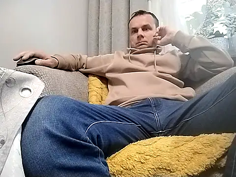 grzes19763 online show from October 10, 2025, 7:29 am