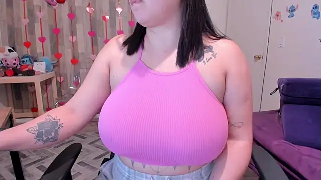 Snapshot of Bigt3ti chatting on March 11, 2025, 1:37 am Bigt3ti online show from March 11, 2025, 1:37 am