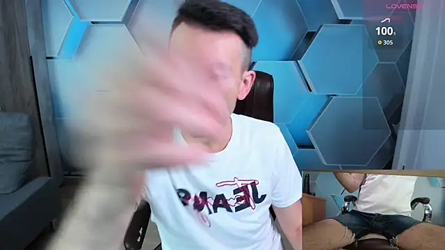 SteveTiger online show from March 10, 2026, 9:36 am