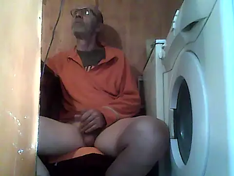 bartolik06 online show from October 30, 2025, 10:16 am