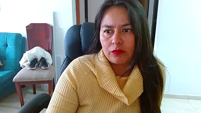 Ixchel Anaid online show from November 10, 2025, 1:21 pm