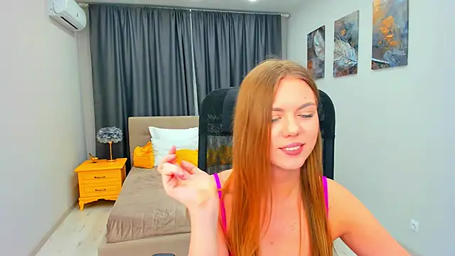 Strawberrye online show from March 3, 2025, 6:44 pm