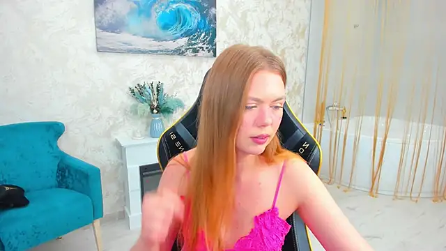 Strawberrye online show from October 4, 2025, 3:26 am