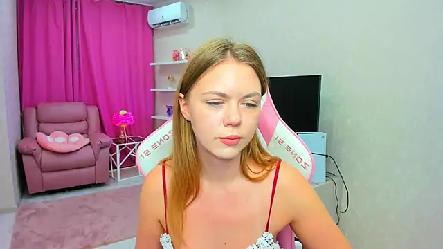 Strawberrye online show from March 31, 2026, 3:19 am