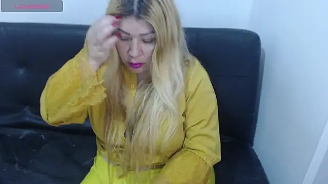 Dulce-Bella online show from March 2, 2025, 4:21 pm