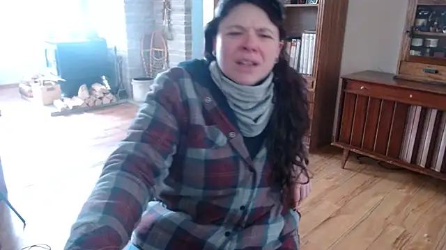 Snapshot of MarcyJones chatting on February 20, 2025, 5:40 pm MarcyJones online show from February 20, 2025, 5:40 pm