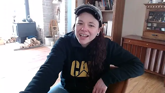 Snapshot of MarcyJones chatting on March 3, 2025, 6:22 pm MarcyJones online show from March 3, 2025, 6:22 pm