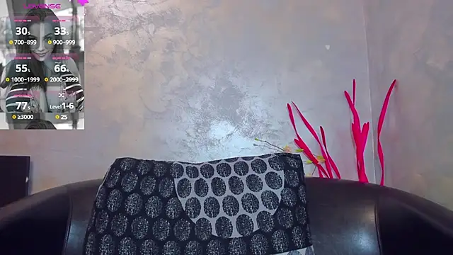 Snapshot of Emma_Muller32 chatting on March 19, 2025, 4:36 am Emma Muller32 online show from March 19, 2025, 4:36 am