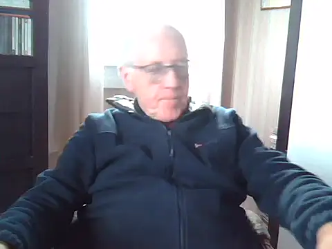 johnjohn622662 online show from April 3, 2026, 2:04 pm