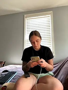 jaseyrae online show from October 5, 2025, 4:49 pm