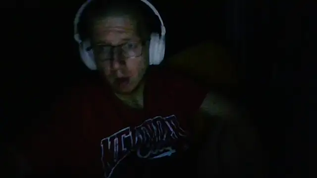 Snapshot of David250692 chatting on March 25, 2026, 9:32 pm David250692 online show from March 25, 2026, 9:32 pm