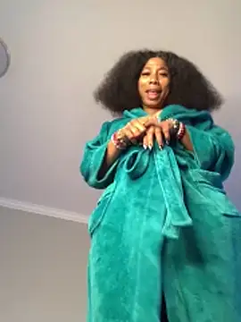 Snapshot of CurvyDesire1 chatting on April 16, 2026, 6:03 am CurvyDesire1 online show from April 16, 2026, 6:03 am