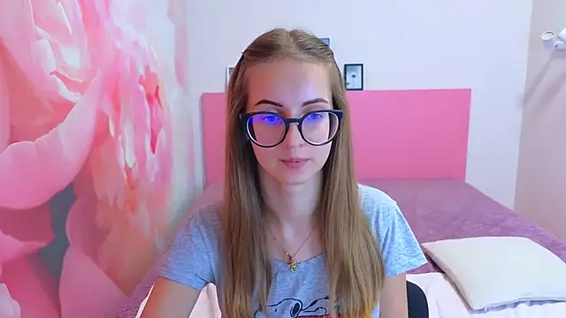 AliceAdams online show from November 13, 2025, 8:13 am