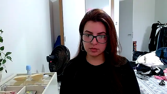 Snapshot of chelbyy chatting on October 2, 2025, 5:42 pm chelbyy online show from October 2, 2025, 5:42 pm