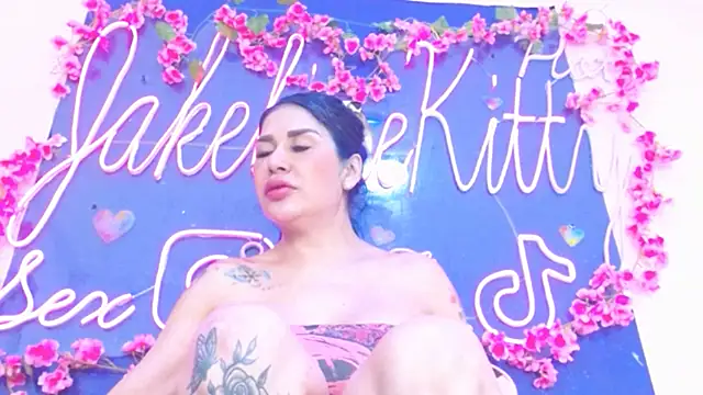 JakelineKitty online show from November 28, 2025, 3:53 am