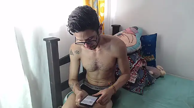 alisterxxx online show from March 3, 2025, 2:04 pm