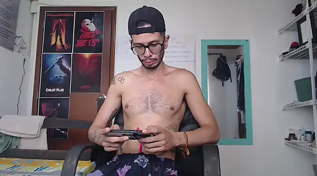 alisterxxx online show from March 11, 2025, 6:52 pm