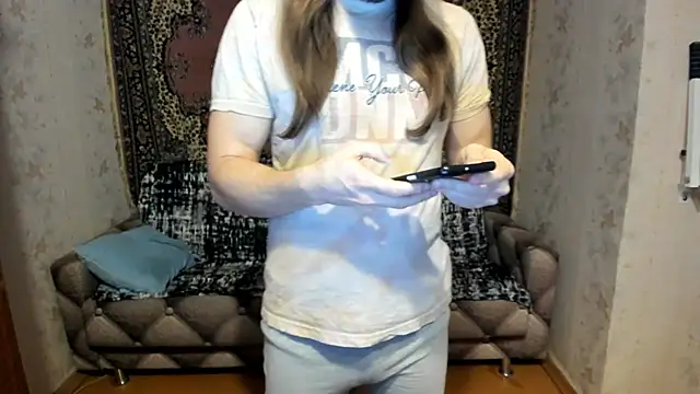 Marrymepls online show from March 4, 2025, 4:52 pm