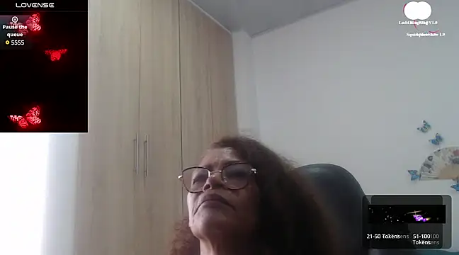 BustyMilf  online show from February 7, 2025, 6:13 pm