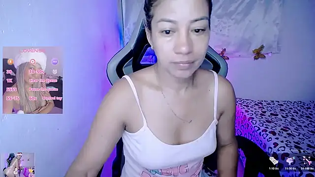 ninatiny online show from January 10, 2026, 9:33 am