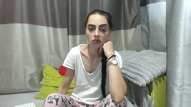 jessystarr online show from November 20, 2025, 5:51 am