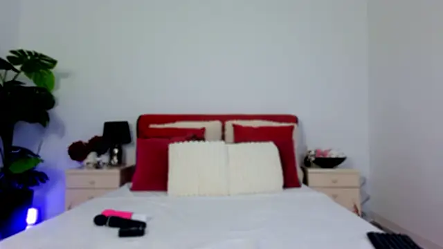 Snapshot of SashaRizz chatting on February 17, 2026, 6:43 am SashaRizz online show from February 17, 2026, 6:43 am