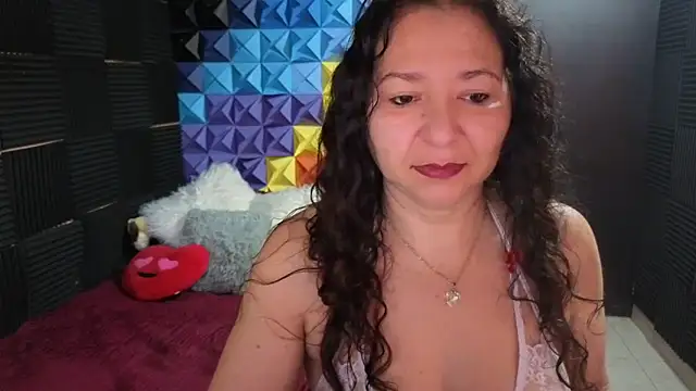 katifoxx online show from December 16, 2025, 4:23 pm