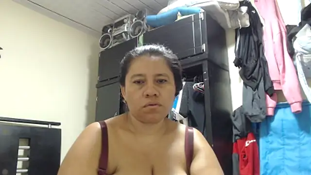 adrixxx38 online show from April 15, 2026, 8:32 am