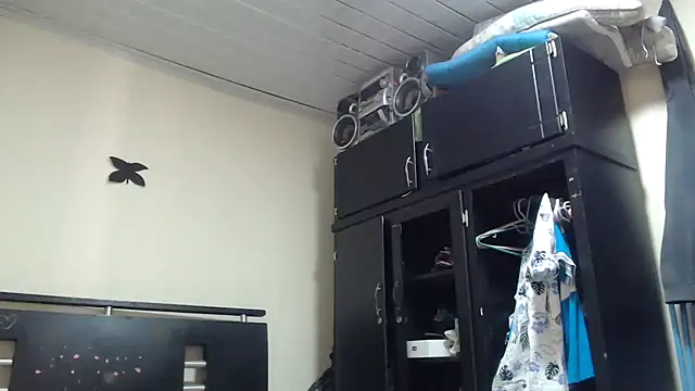 adrixxx38 online show from May 21, 2026, 8:27 pm