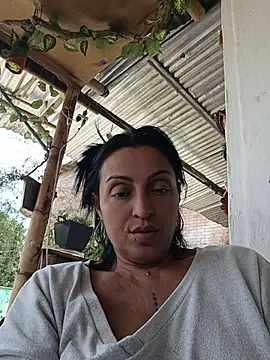 Snapshot of zullyxhot chatting on June 11, 2026, 5:22 pm zullyxhot online show from June 11, 2026, 5:22 pm