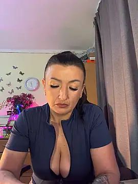 Snapshot of Hotangel75 chatting on June 11, 2026, 8:34 am Hotangel75 online show from June 11, 2026, 8:34 am