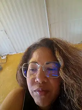 Snapshot of mila38 chatting on May 4, 2026, 7:59 am mila38 online show from May 4, 2026, 7:59 am