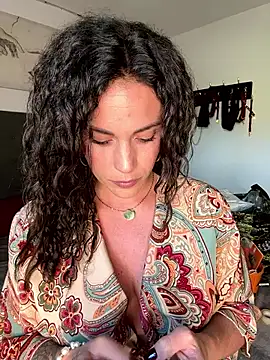 Clara-xoxo online show from October 29, 2025, 1:46 pm