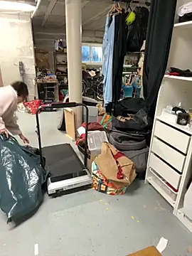 Clara-xoxo online show from November 19, 2025, 3:12 pm