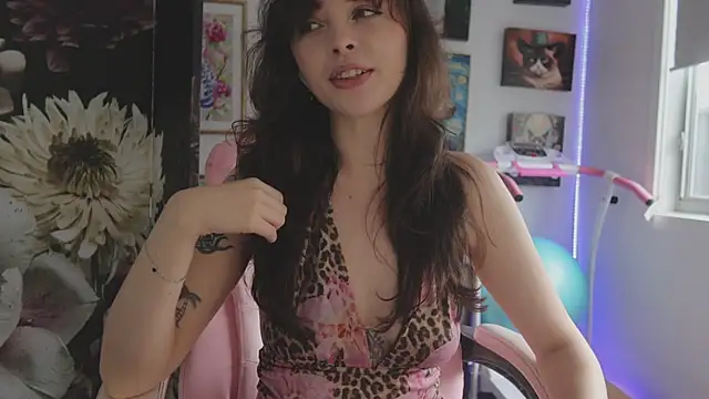 Snapshot of makiyahbelle chatting on March 27, 2026, 1:33 am makiyahbelle online show from March 27, 2026, 1:33 am