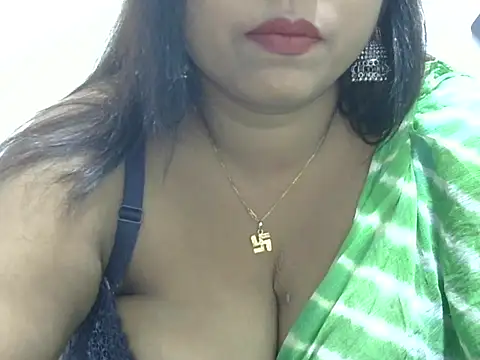 ROSEE MERRYYYY online show from February 16, 2026, 5:42 pm