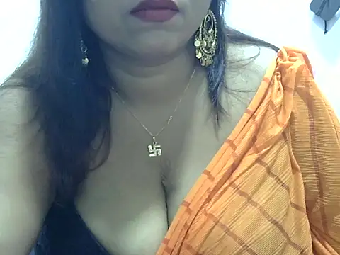 Snapshot of ROSEE_MERRYYYY chatting on March 13, 2026, 1:29 pm ROSEE MERRYYYY online show from March 13, 2026, 1:29 pm