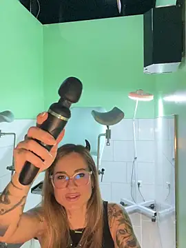 Etwas neugierig online show from February 16, 2026, 7:43 pm