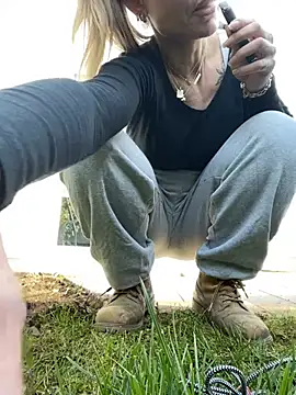 Etwas neugierig online show from March 7, 2026, 9:50 am