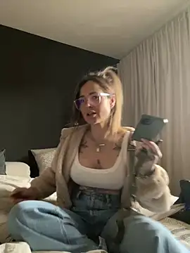 Etwas neugierig online show from April 14, 2026, 10:10 am