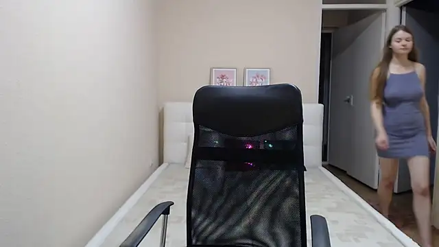 AnnaSweet18 online show from September 12, 2025, 6:19 pm