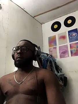 livepro online show from November 19, 2025, 4:45 am