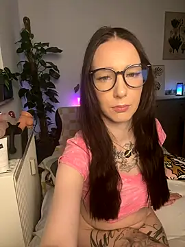 Trixie-Tainted online show from September 19, 2025, 12:17 pm