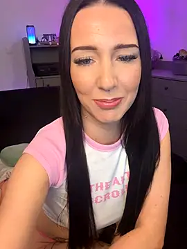 Trixie-Tainted online show from November 20, 2025, 6:18 pm