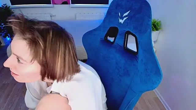 CranberryHot online show from March 12, 2025, 7:57 am