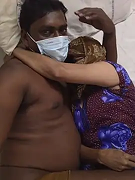 rohanhotguy online show from April 22, 2026, 10:17 am