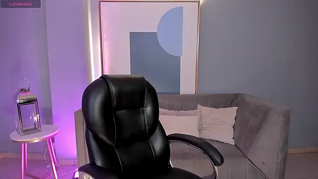 MorganHicks online show from February 2, 2026, 7:23 pm