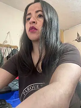 latinfemale online show from October 27, 2025, 10:14 pm