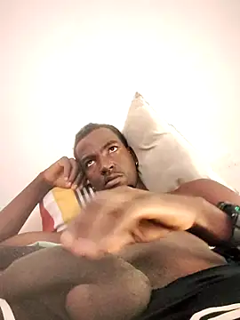 Snapshot of Jheronn28 chatting on October 18, 2025, 9:37 pm Jheronn28 online show from October 18, 2025, 9:37 pm