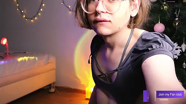 aesthetic boyy online show from December 11, 2024, 6:04 am